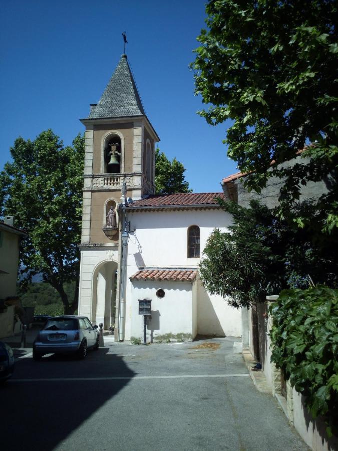 Dans Hameau Provencal Appartement